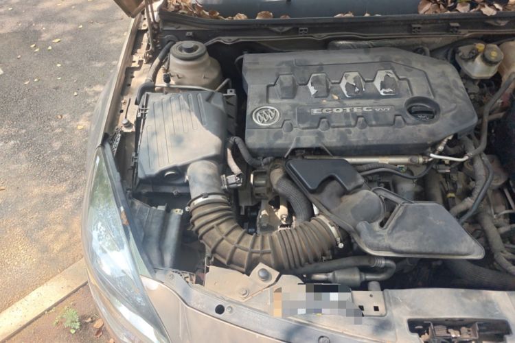 Used Buick Regal 2015 2.0L Leading Fashion Edition Engine Bay Right