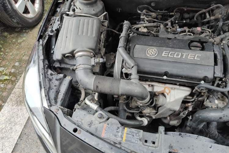Used Buick Regal 2015 1.6T Elite Tech Model Engine Bay Right