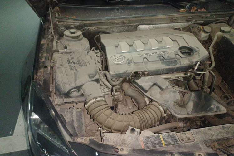 Used Buick Regal 2015 2.0L Leading Fashion Edition Engine Bay Right