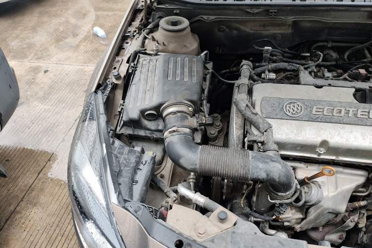 Used Buick Regal 2015 1.6T Elite Tech Model Engine Bay Right