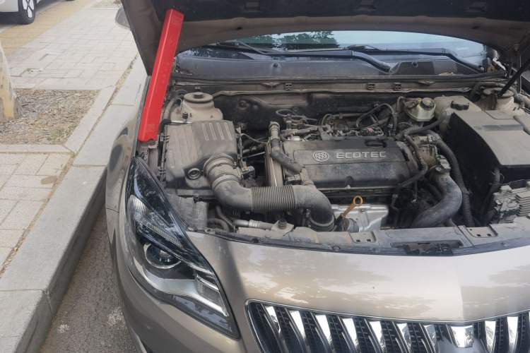 Used Buick Regal 2015 1.6T Fashion Tech Model Engine Bay Right