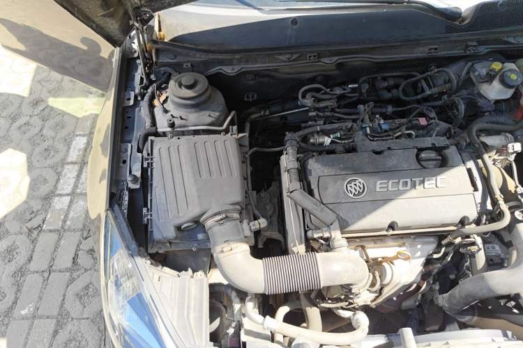 Used Buick Regal 2015 1.6T Leading Technology Model Engine Bay Right