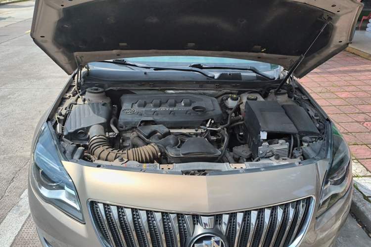 Used Buick Regal 2015 2.0L Elite Fashion Edition Engine Bay