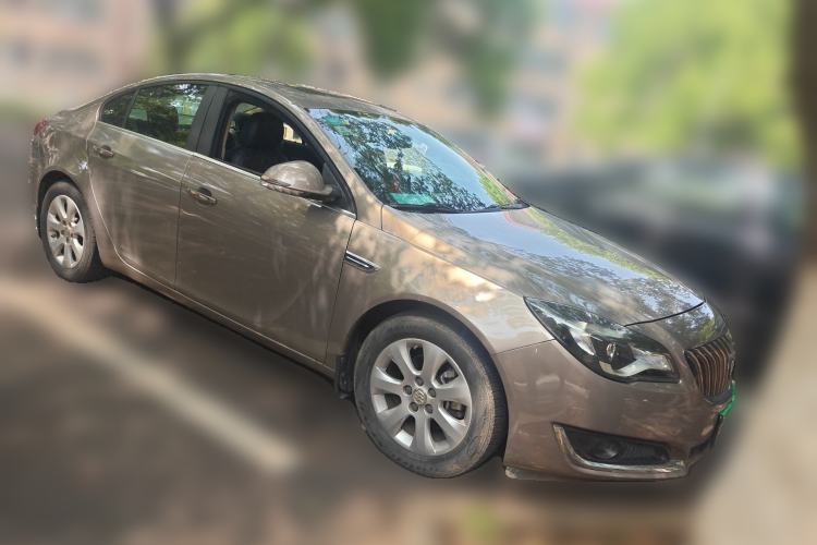 Used Buick Regal 2015 2.0L Leading Fashion Edition Front Right 45 Deg