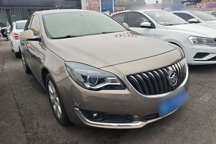 Used Buick Regal 2015 1.6T Leading Technology Model Front Right 45 Deg