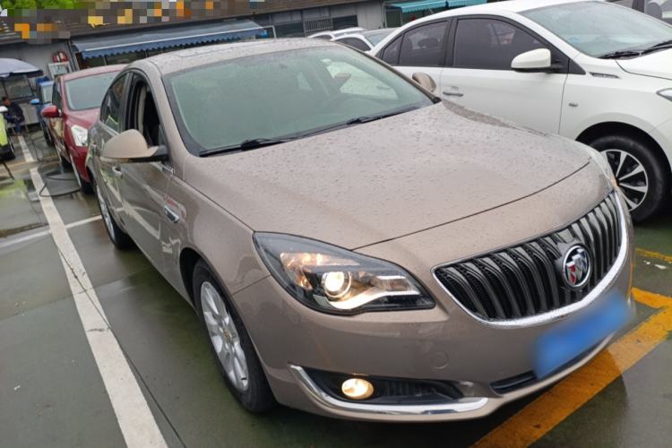 Used Buick Regal 2015 1.6T Leading Technology Model Front Right 45 Deg