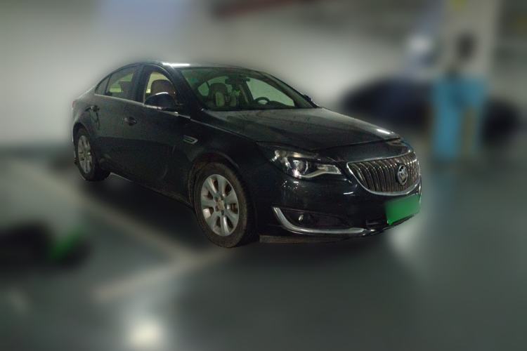 Used Buick Regal 2015 2.0L Leading Fashion Edition Front Right 45 Deg