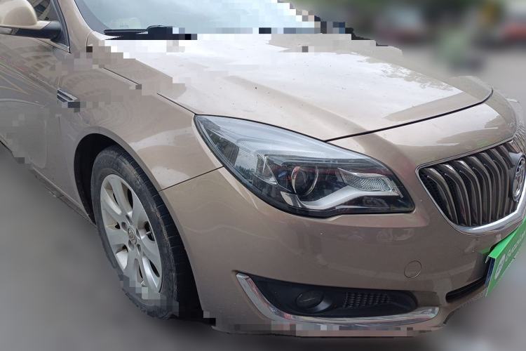 Used Buick Regal 2015 2.0L Leading Fashion Edition Front Right 45 Deg