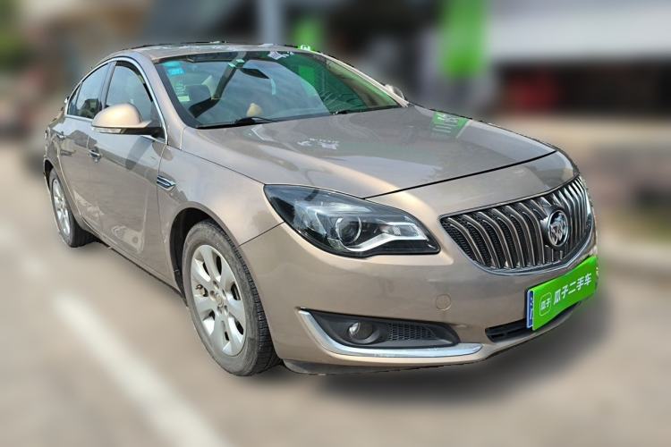 Used Buick Regal 2015 2.0L Elite Fashion Edition Front Right 45 Deg