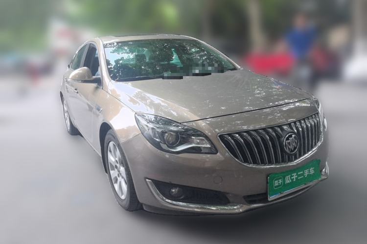 Used Buick Regal 2015 1.6T Leading Technology Model Front Right 45 Deg