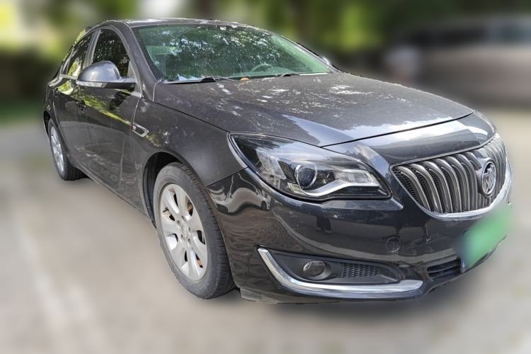 Used Buick Regal 2015 1.6T Leading Technology Model Front Right 45 Deg