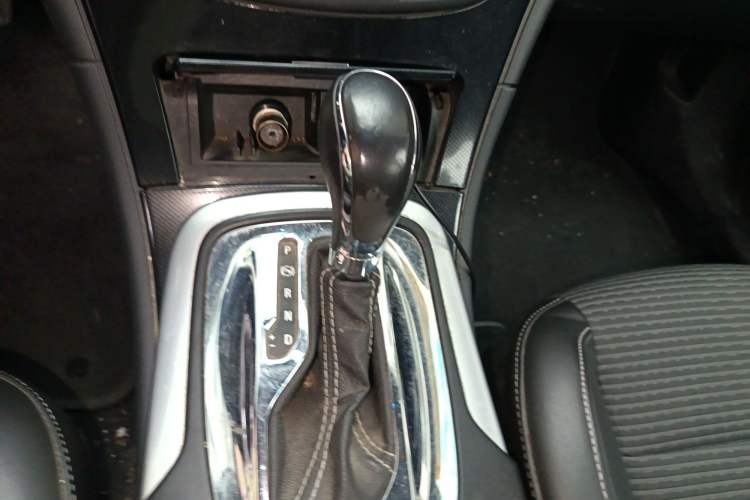 Used Buick Regal 2015 1.6T Leading Technology Model Gear Lever