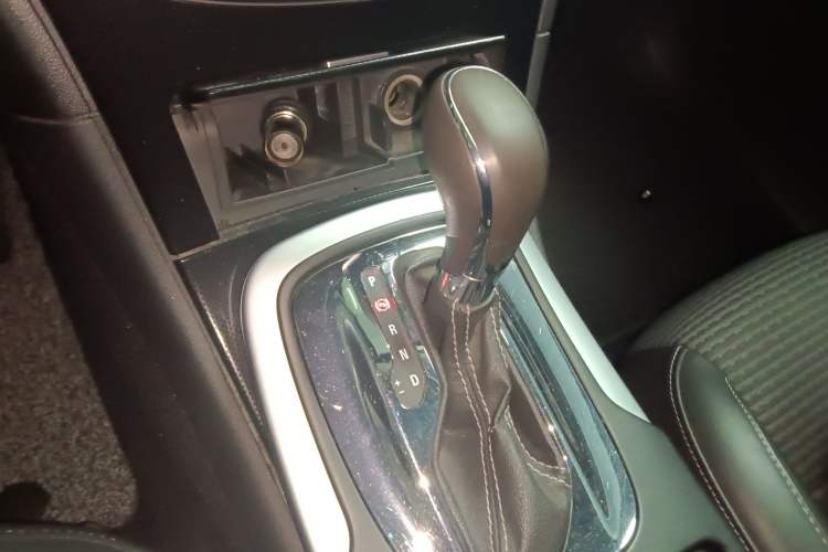 Used Buick Regal 2015 1.6T Leading Technology Model Gear Lever
