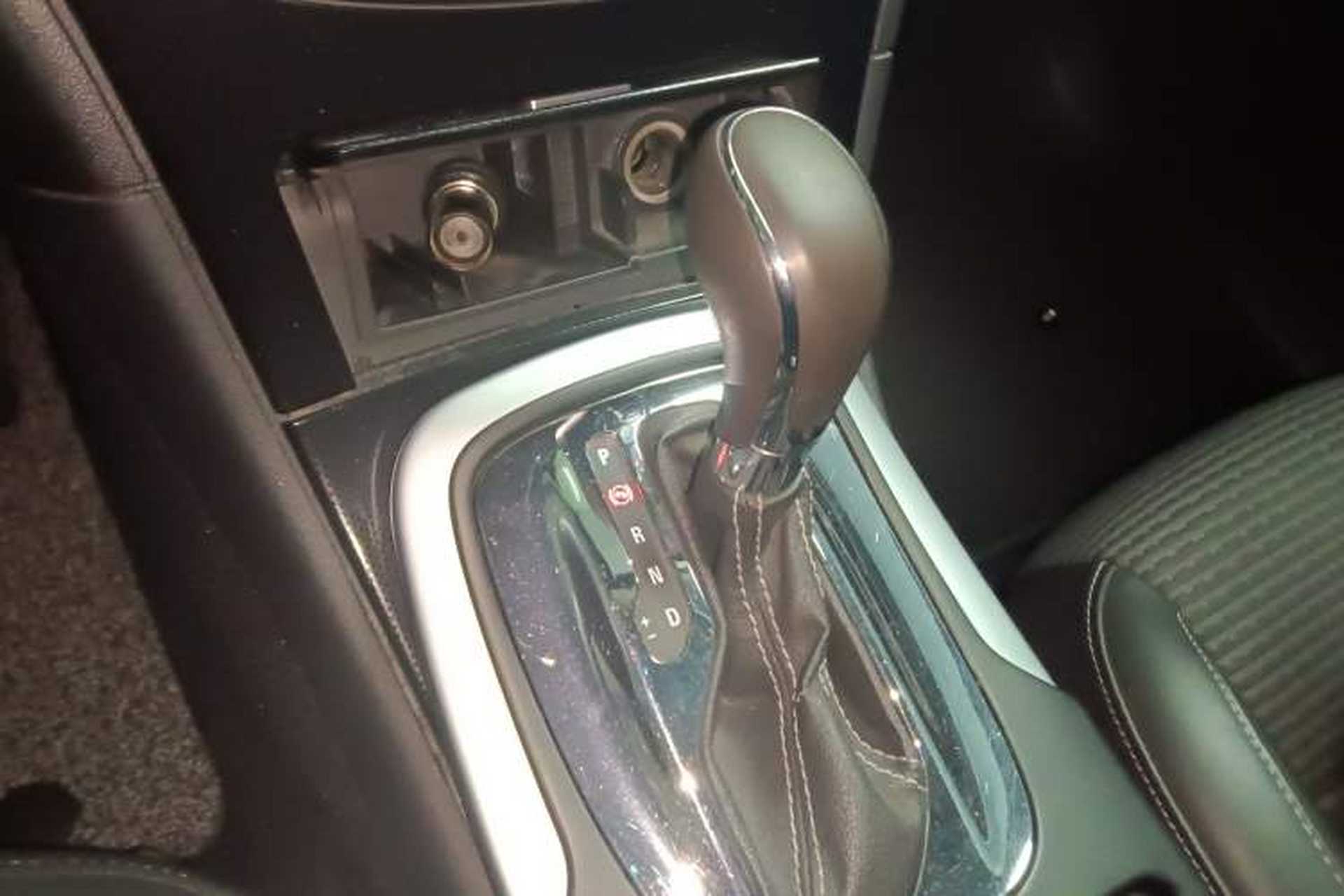 Used Buick Regal 2015 1.6T Leading Technology Model Gear Lever