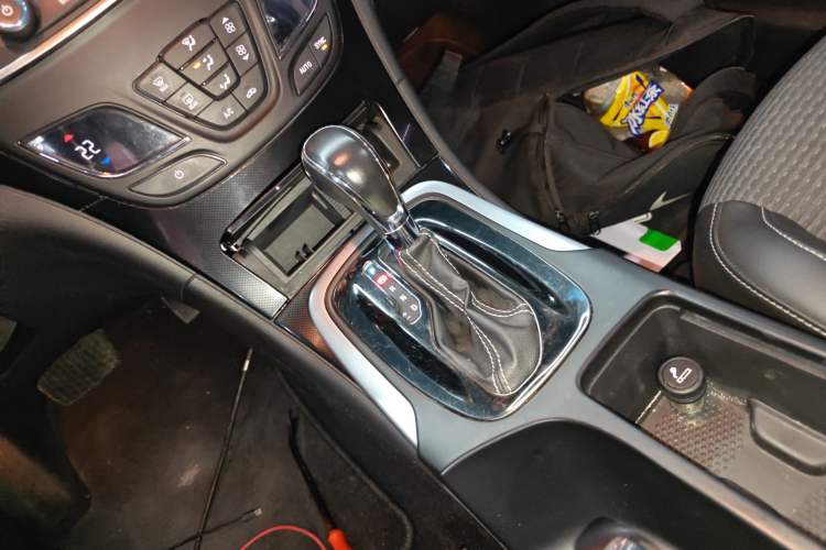 Used Buick Regal 2015 1.6T Leading Technology Model Gear Lever