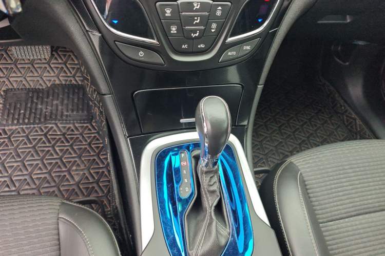 Used Buick Regal 2015 1.6T Leading Technology Model Gear Lever