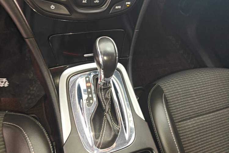 Used Buick Regal 2015 1.6T Leading Technology Model Gear Lever