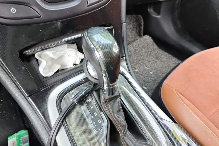 Used Buick Regal 2015 1.6T Elite Tech Model Gear Lever