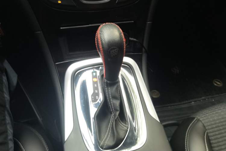 Used Buick Regal 2015 1.6T Fashion Tech Model Gear Lever