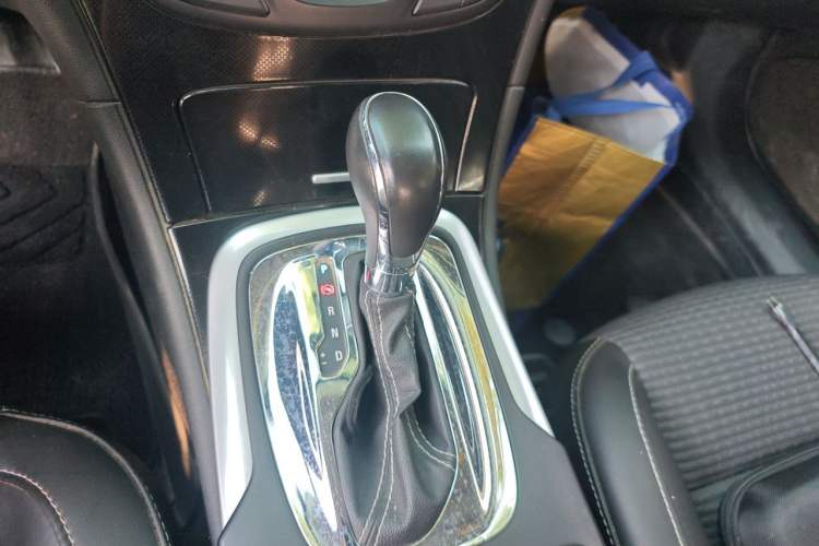 Used Buick Regal 2015 1.6T Leading Technology Model Gear Lever