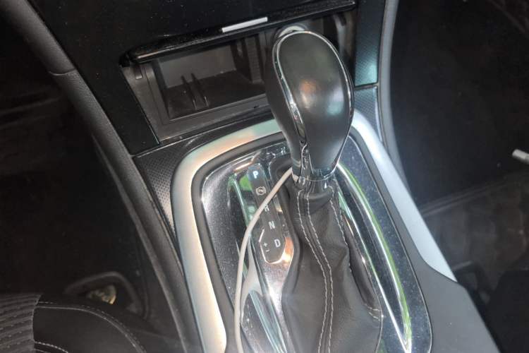 Used Buick Regal 2015 1.6T Leading Technology Model Gear Lever