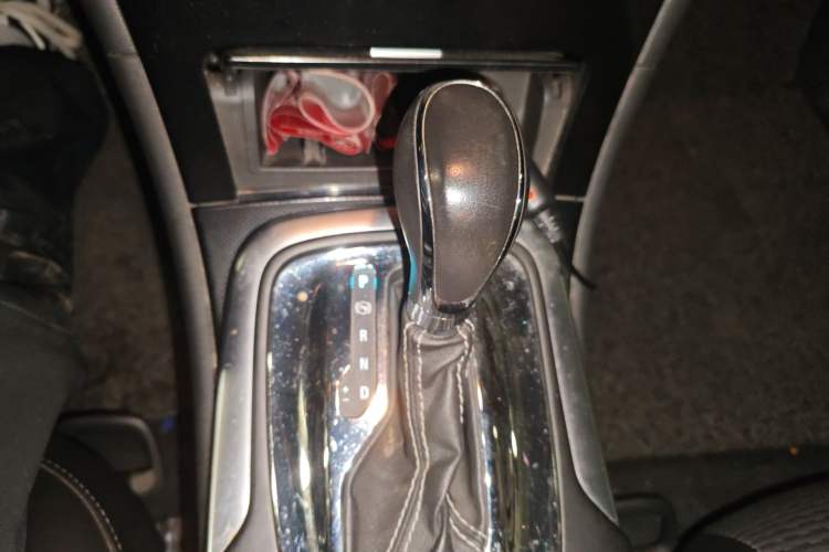 Used Buick Regal 2015 1.6T Fashion Tech Model Gear Lever
