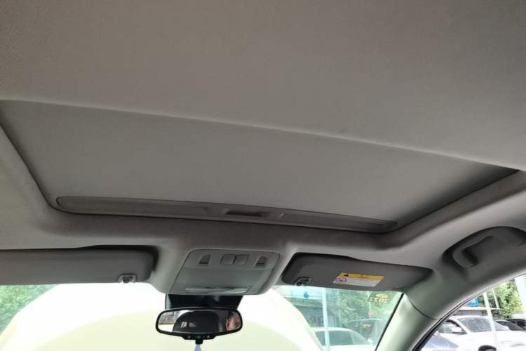 Used Buick Regal 2015 1.6T Fashion Tech Model Headliner