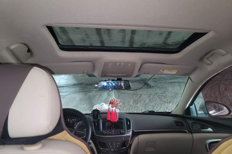 Used Buick Regal 2015 2.0L Leading Fashion Edition Headliner