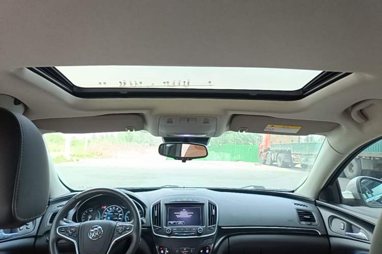 Used Buick Regal 2015 1.6T Elite Tech Model Headliner