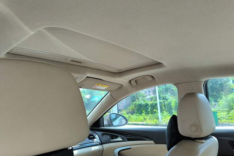 Used Buick Regal 2015 2.0L Elite Fashion Edition Headliner