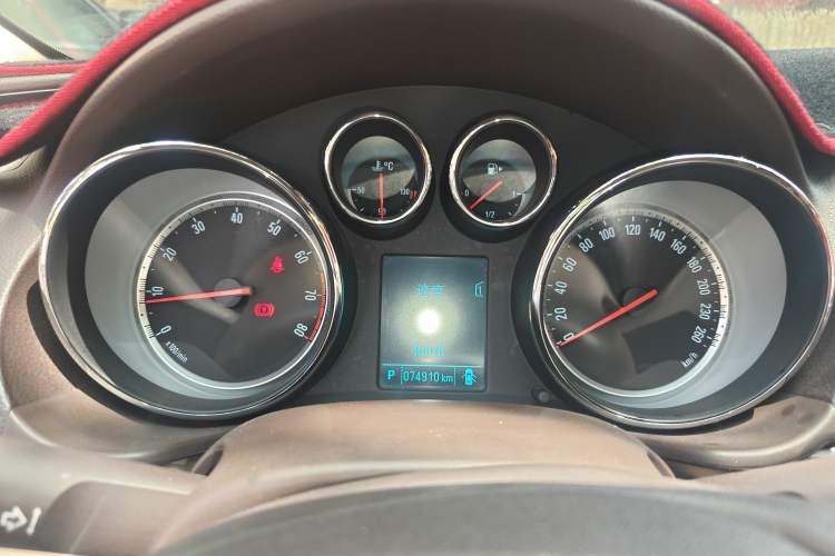 Used Buick Regal 2015 2.0L Leading Fashion Edition Instrument Cluster