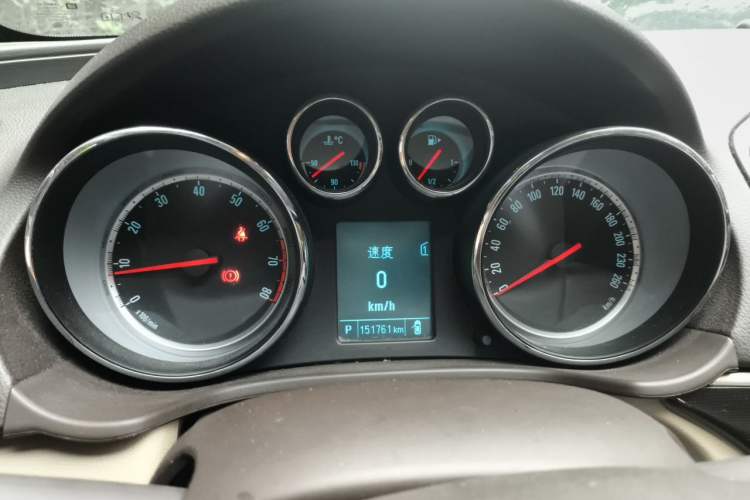 Used Buick Regal 2015 2.0L Leading Fashion Edition Instrument Cluster