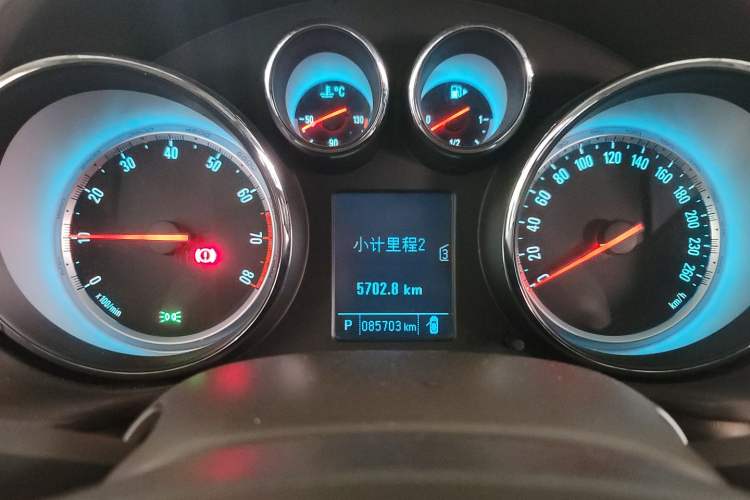 Used Buick Regal 2015 2.0L Leading Fashion Edition Instrument Cluster