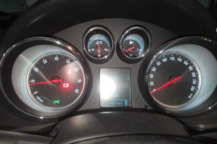 Used Buick Regal 2015 1.6T Leading Technology Model Instrument Cluster