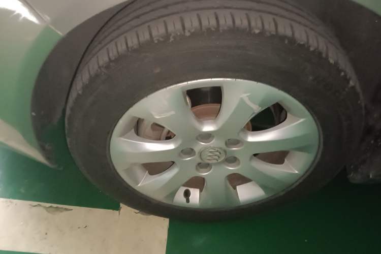 Used Buick Regal 2015 1.6T Leading Technology Model Left Front Wheel Hub