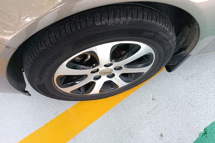 Used Buick Regal 2015 1.6T Elite Tech Model Left Front Wheel Hub