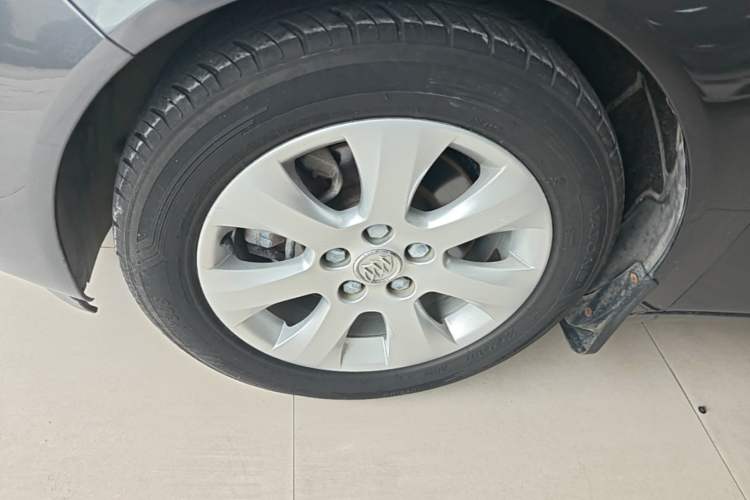 Used Buick Regal 2015 1.6T Leading Technology Model Left Front Wheel Hub