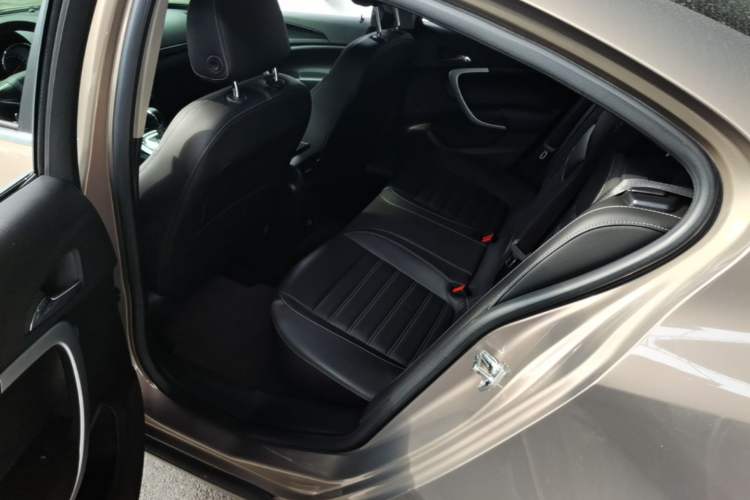 Used Buick Regal 2015 1.6T Fashion Tech Model Left Rear Seat