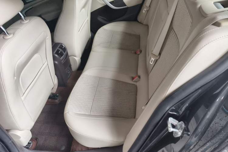 Used Buick Regal 2015 2.0L Leading Fashion Edition Left Rear Seat