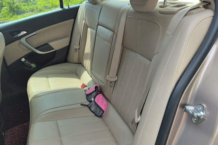 Used Buick Regal 2015 2.0L Elite Fashion Edition Left Rear Seat