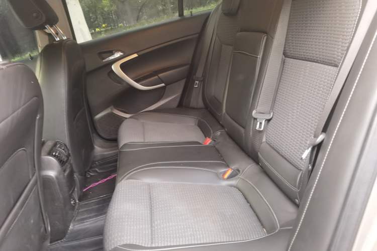 Used Buick Regal 2015 1.6T Fashion Tech Model Left Rear Seat