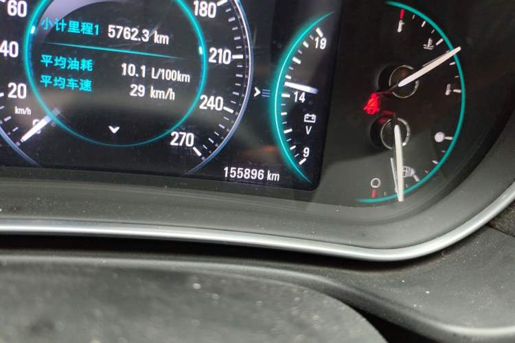 Used Buick Regal 2015 1.6T Elite Tech Model Odometer Close Up
