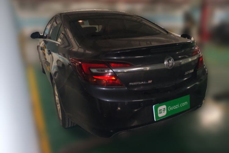 Used Buick Regal 2015 1.6T Fashion Tech Model Rear Left 45 Deg