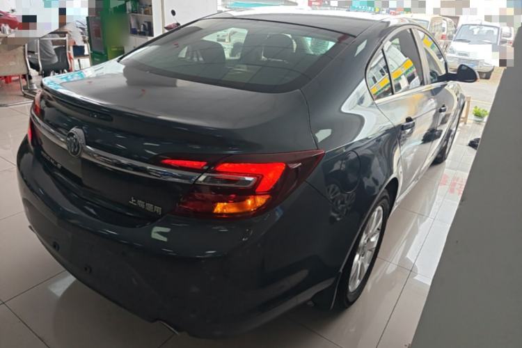 Used Buick Regal 2015 1.6T Leading Technology Model Rear Right 45 Deg