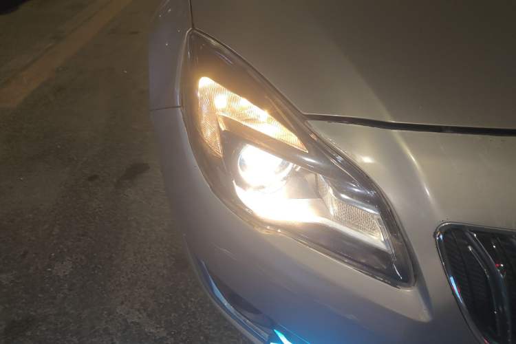 Used Buick Regal 2015 1.6T Leading Technology Model Right Front Headlight