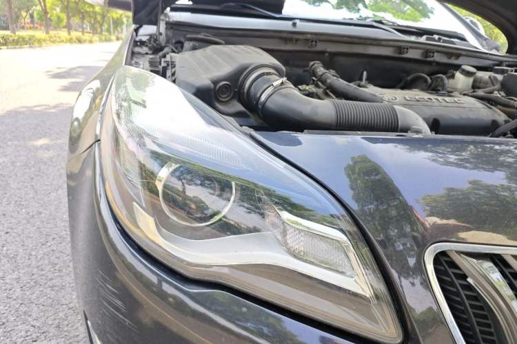 Used Buick Regal 2015 1.6T Elite Tech Model Right Front Headlight