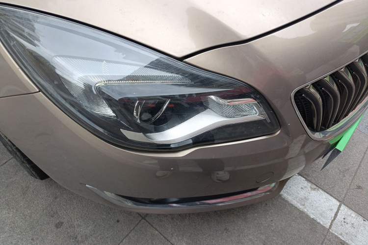 Used Buick Regal 2015 2.0L Leading Fashion Edition Right Front Headlight