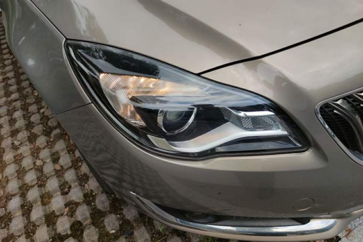 Used Buick Regal 2015 1.6T Elite Tech Model Right Front Headlight