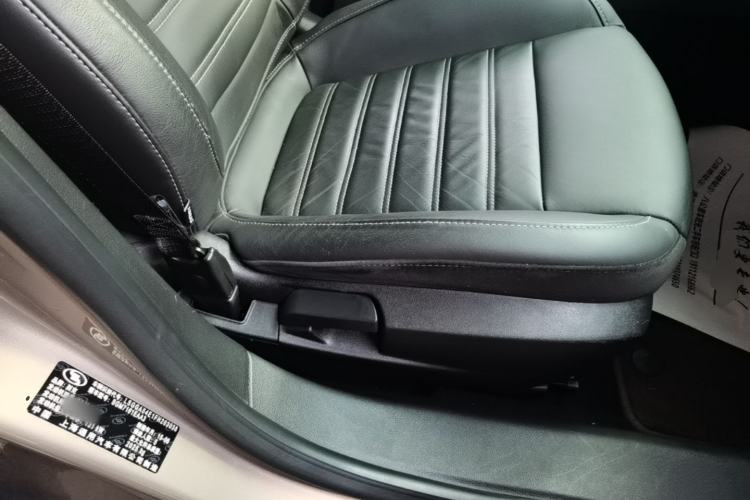 Used Buick Regal 2015 1.6T Fashion Tech Model Right Front Seat