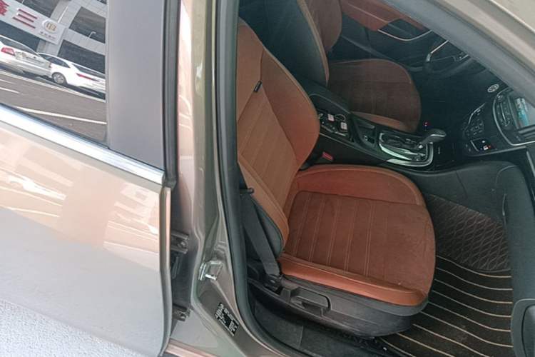 Used Buick Regal 2015 1.6T Elite Tech Model Right Front Seat